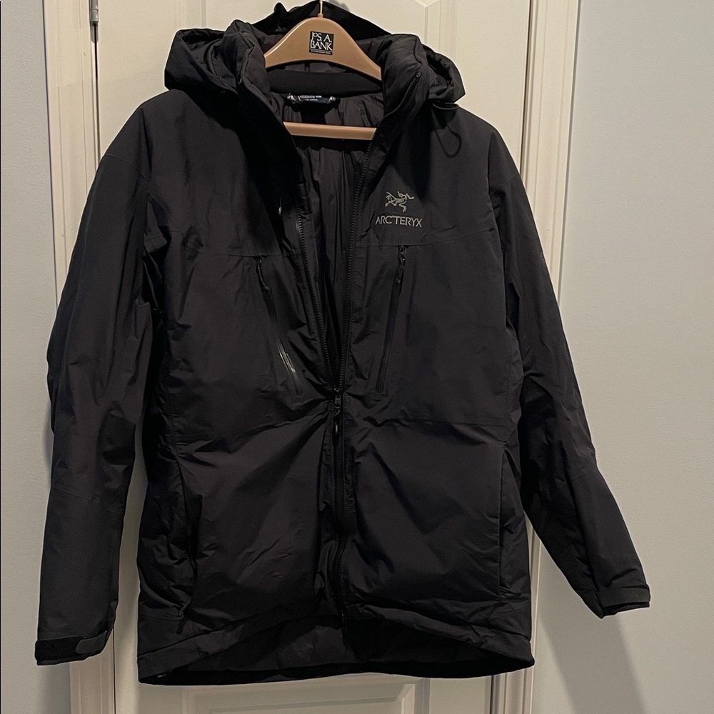 Arc'teryx Men's Black Gore-Tex primaloft beta insulated Jacket